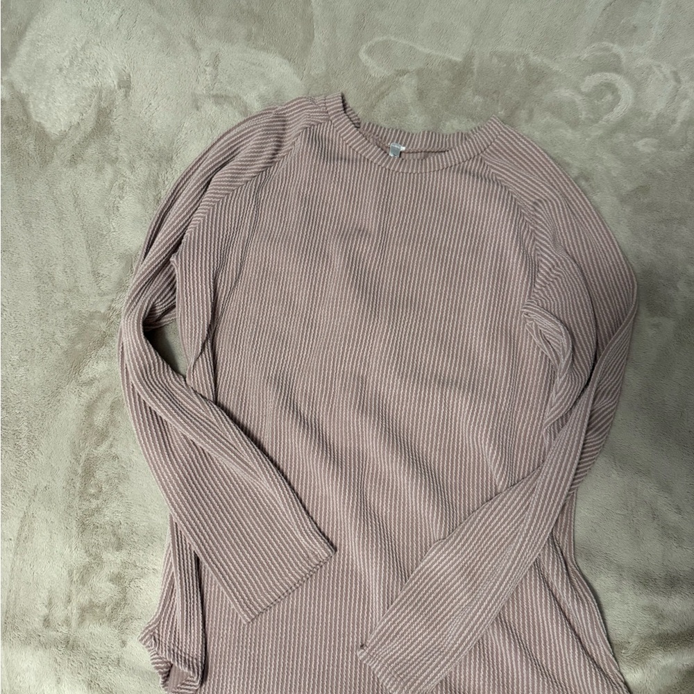 Acting Pro Women's Ribbed Crew Neck Sweater - Mauve